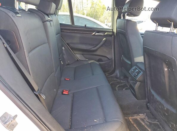 5UXWX9C3XH0W77809 2017 BMW X3 Белый Вид задней части салона