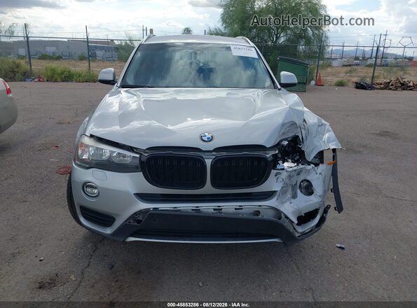 5UXWX9C3XH0W80032 2017 BMW X3 Silver Widok zestawu wskaźników
