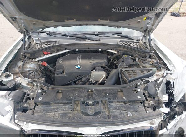 5UXWX9C3XH0W80032 2017 BMW X3 Silver Widok z tyłu