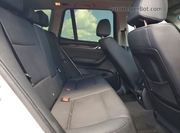 5UXWX9C50G0D88859 2016 BMW X3 Белый Вид задней части салона