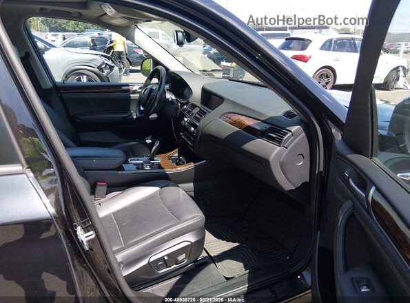 5UXWX9C50H0D98325 2017 BMW X3 Black Vista interior delantera