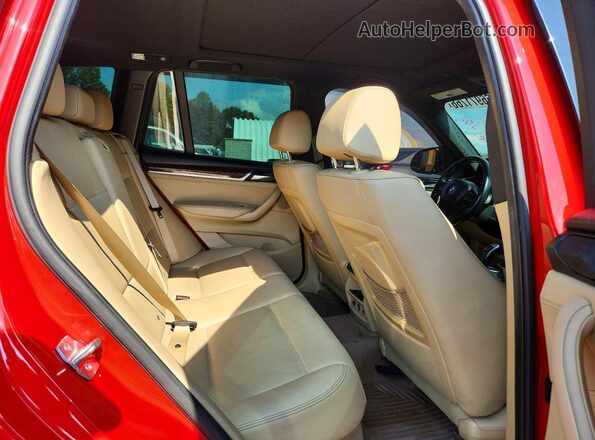 5UXWX9C52G0D64627 2016 BMW X3 Red Вид задньої частини салону
