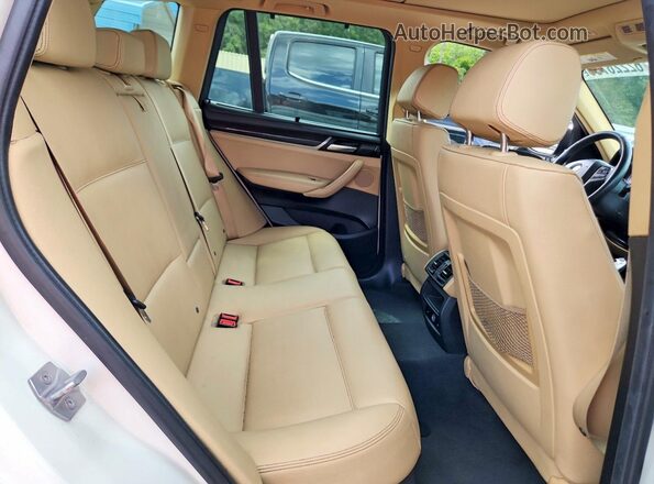 5UXWX9C54G0D86242 2016 BMW X3 Белый Вид задней части салона