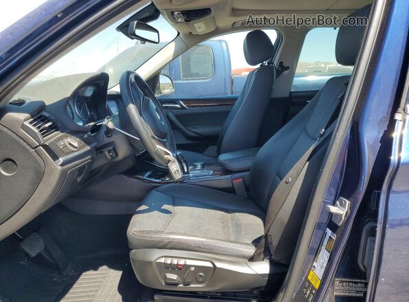 5UXWX9C54H0T00667 2017 BMW X3 Синий Вид салона спереди