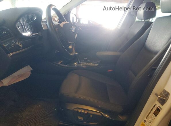 5UXWX9C55H0D99213 2017 BMW X3 White წინა სალონის ხედი