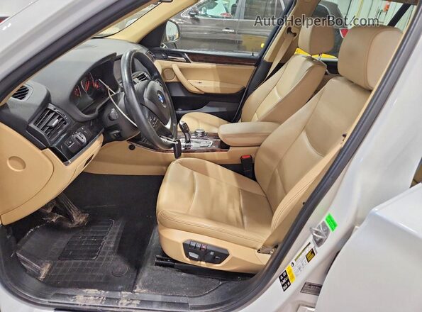 5UXWX9C56G0D81222 2016 BMW X3 White Widok wnętrza z przodu
