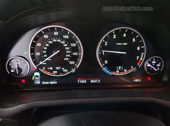 5UXWX9C56H0T08804 2017 BMW X3 Silver Instrument cluster view