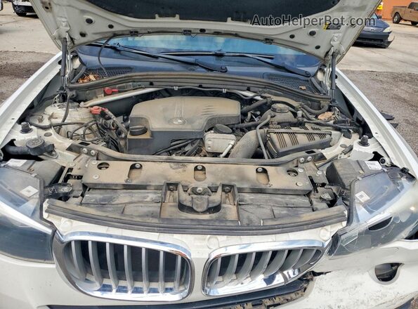 5UXWX9C57H0T01523 2017 BMW X3 Белый Вид задней части салона