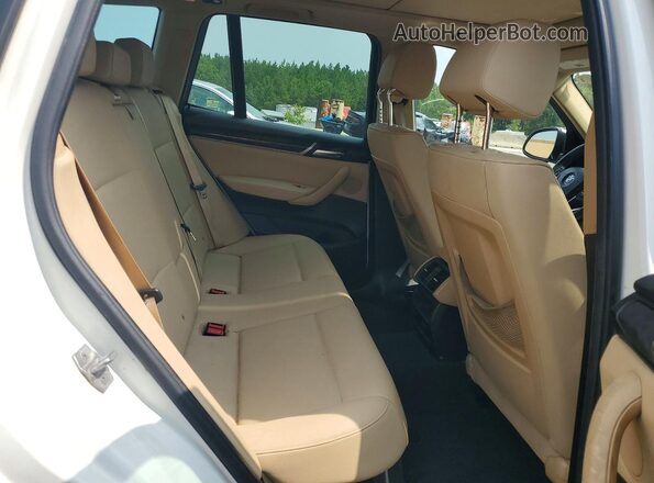 5UXWX9C57H0T01523 2017 BMW X3 Белый Вид задних сидений