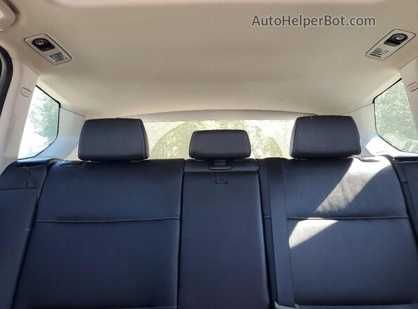 5UXWX9C58H0T08061 2017 BMW X3 Silver Widok tylnych siedzeń