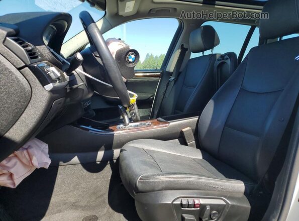 5UXWX9C58H0T08061 2017 BMW X3 Silver Widok wnętrza z przodu