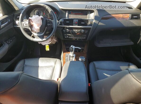 5UXWX9C58H0T08061 2017 BMW X3 Silver Widok deski rozdzielczej