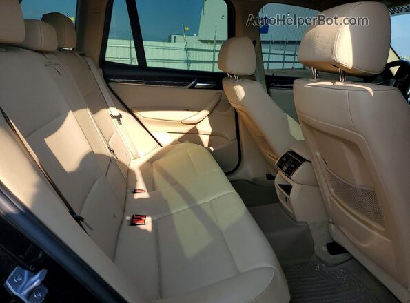 5UXWX9C5XG0D67906 2016 BMW X3 Black Vista interior trasera