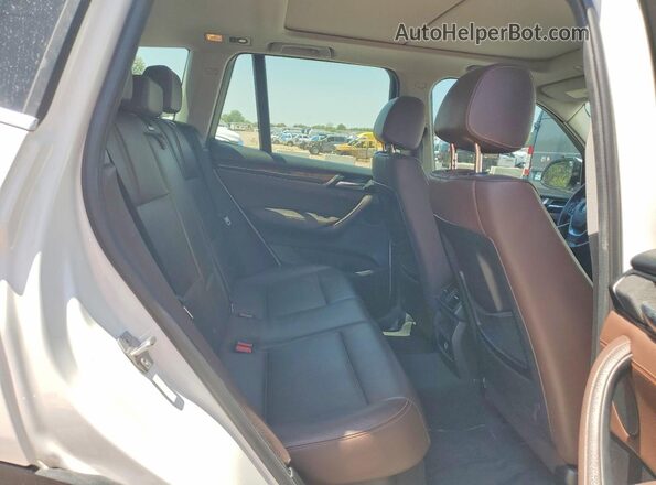 5UXWY3C50G0N87109 2016 BMW X3 White Rear interior view