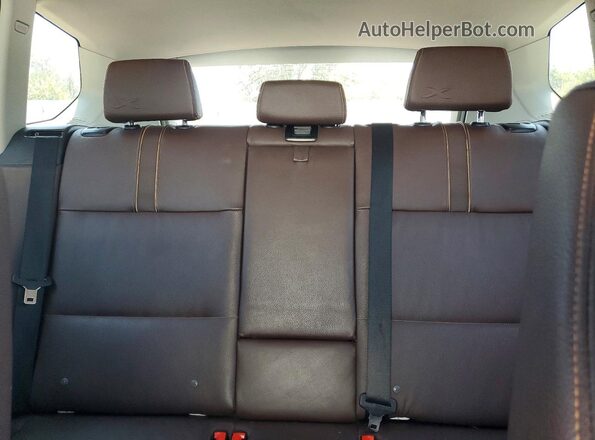 5UXWY3C50G0N87109 2016 BMW X3 White Rear seats view
