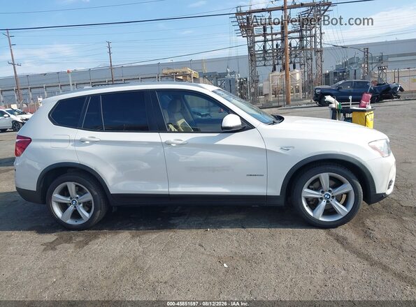 5UXWZ7C35H0X42628 2017 BMW X3 White Vista interior trasera