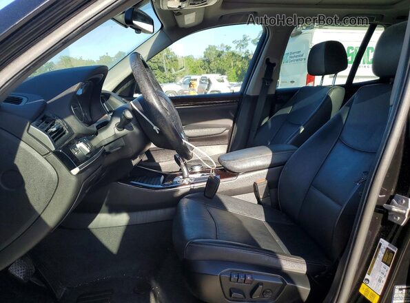 5UXWZ7C3XH0V93374 2017 BMW X3 Black Front interior view
