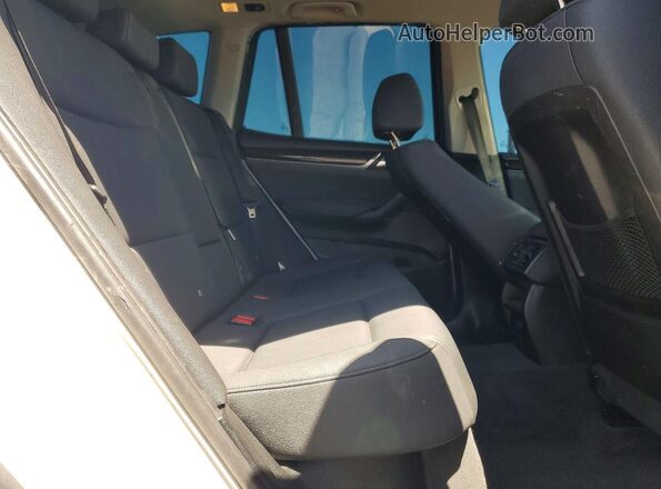 5UXWZ7C3XH0X39370 2017 BMW X3 Белый Вид задних сидений