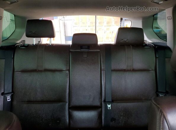 5UXWZ7C58G0R33296 2016 BMW X3 White Rear seats view