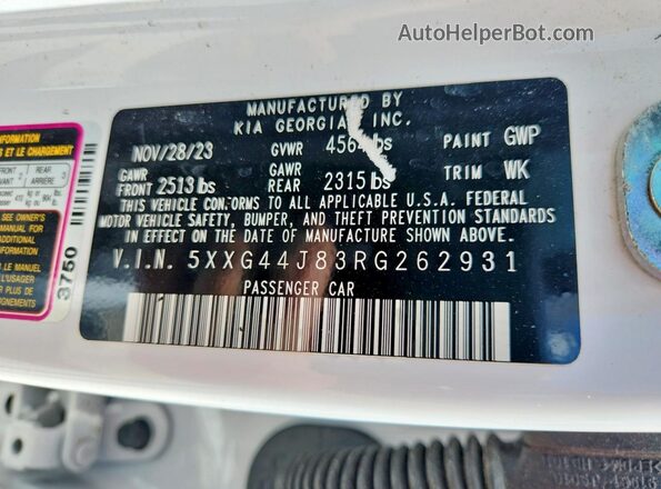 5XXG44J83RG262931 2024 KIA K5 White Vista del compartimento del motor