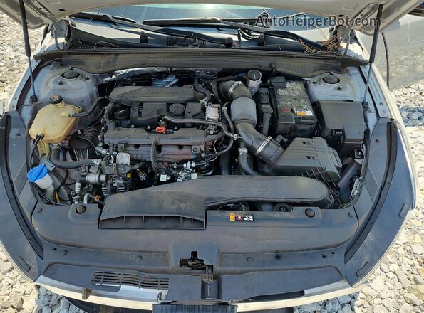 5XXG64J24RG235355 2024 KIA K5 Gray Rear interior view