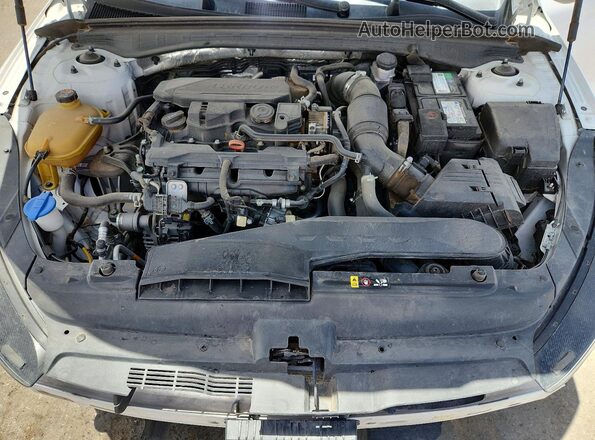 5XXG64J27NG092556 2022 KIA K5 White უკანა სალონის ხედი