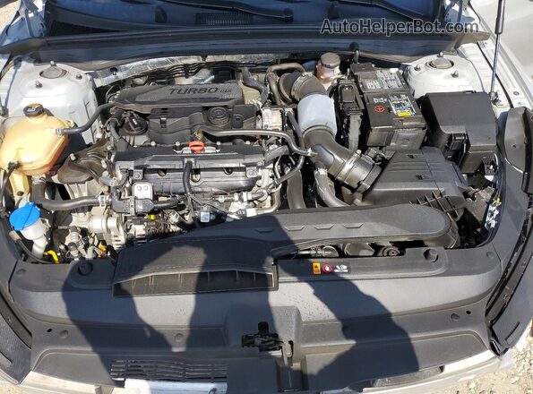5XXG64J29RG235822 2024 KIA K5 Серебряный Вид задней части салона
