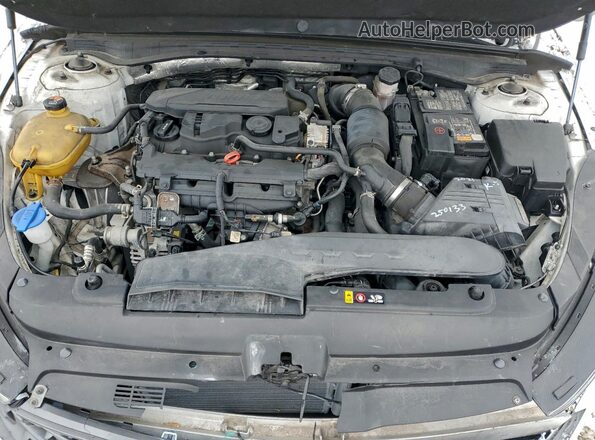 5XXG64J2XNG119734 2022 KIA K5 White Սալոնի հետևի տեսք