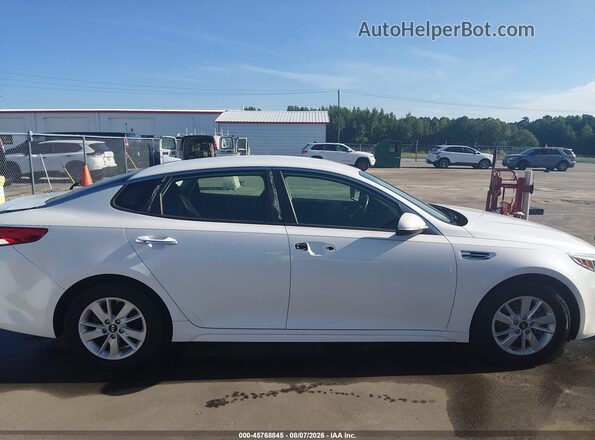 5XXGT4L30GG033124 2016 KIA OPTIMA White Вид задньої частини салону