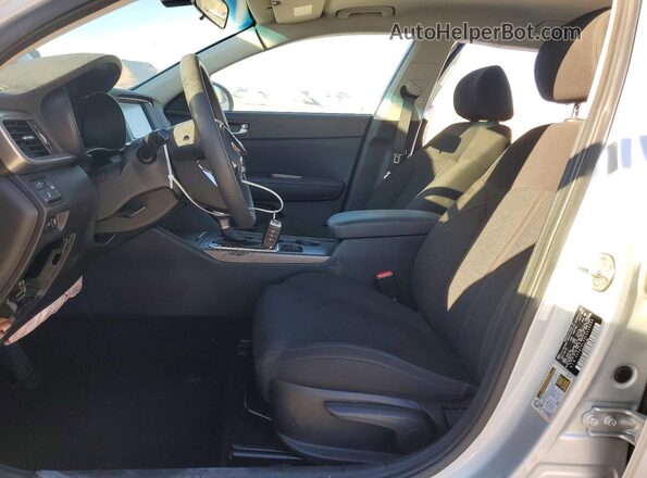 5XXGT4L32KG334633 2019 KIA OPTIMA Серебряный Вид салона спереди