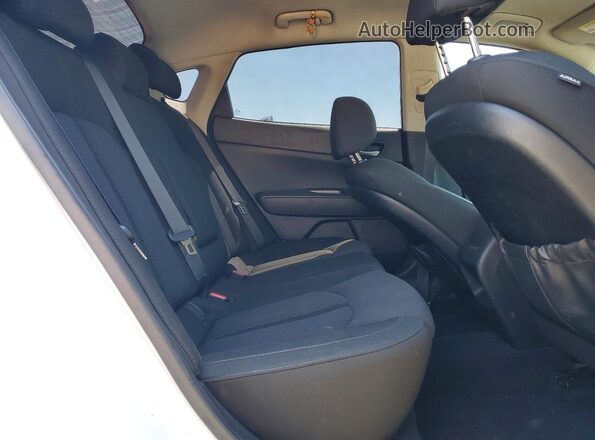 5XXGT4L39GG120973 2016 KIA OPTIMA White უკანა სავარძლების ხედი
