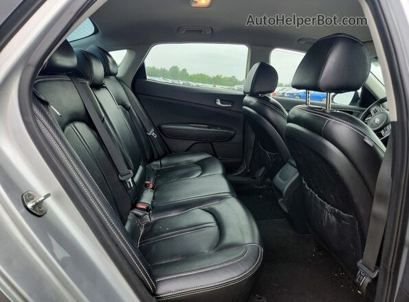 5XXGT4L39JG201009 2018 KIA OPTIMA Silver Widok tylnych siedzeń