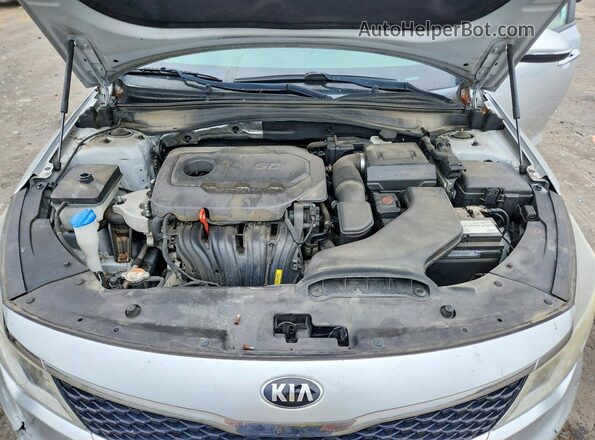 5XXGT4L39JG201009 2018 KIA OPTIMA Silver Widok wnętrza z tyłu