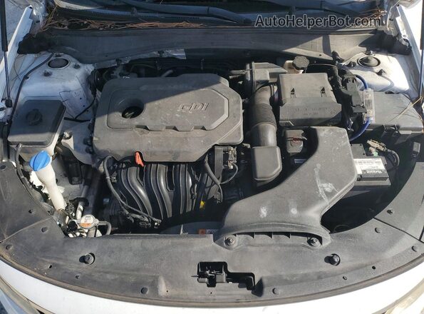5XXGU4L30HG163712 2017 KIA OPTIMA White Widok wnętrza z tyłu