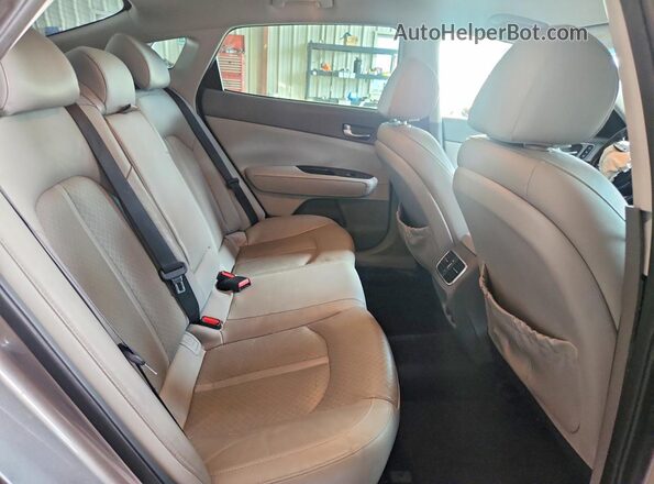 5XXGU4L31GG052570 2016 KIA OPTIMA Серебряный Вид задних сидений