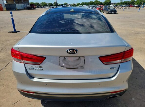 5XXGU4L31GG070373 2016 KIA OPTIMA Серебряный Вид сзади