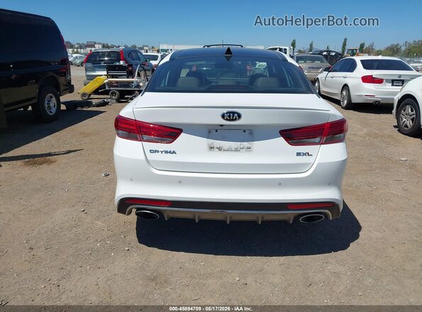5XXGV4L22JG195412 2018 KIA OPTIMA White 
