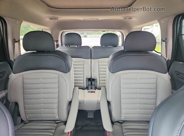 5XYADFS50TG017304 2026 KIA EV9 Gray Vista de los asientos traseros