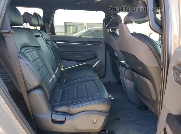 5XYADFS5XTG009372 2026 KIA EV9 Tan Rear interior view