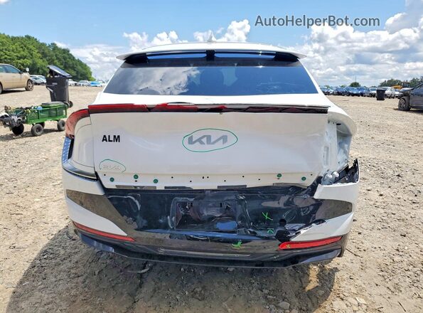 5XYC34JA2SG011856 2025 KIA EV6 Белый Вид сзади