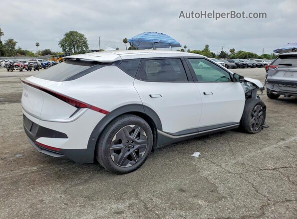 5XYC34JAXSG002872 2025 KIA EV6 White Rear right
