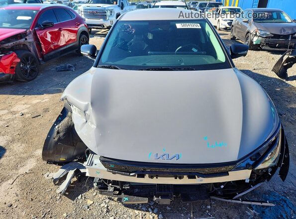 5XYC3DJC9SG004002 2025 KIA EV6 Серебряный Вид спереди