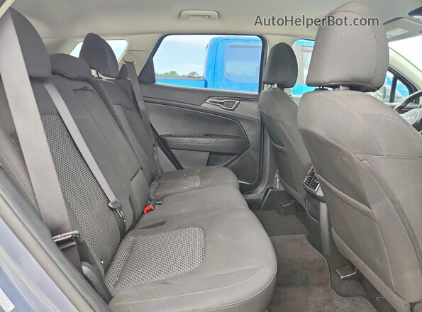 5XYK23DF5SG319202 2025 KIA SPORTAGE Серый Вид задней части салона