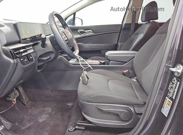 5XYK23DF6TG378678 2026 KIA SPORTAGE Gray წინა სალონის ხედი