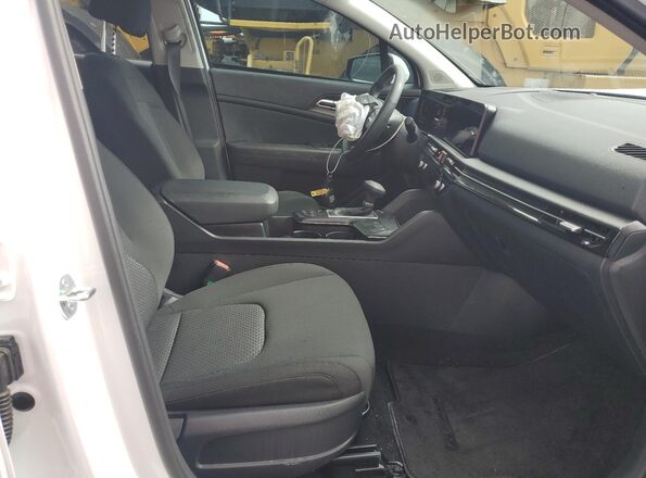 5XYK23DF7TG352414 2026 KIA SPORTAGE White Front interior view
