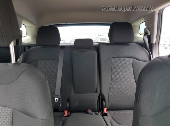 5XYK23DF7TG352414 2026 KIA SPORTAGE White Rear seats view