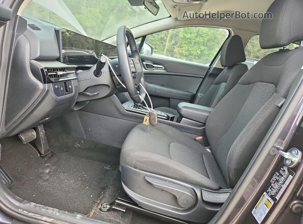 5XYK23DF8TG390007 2026 KIA SPORTAGE Gray Front interior view