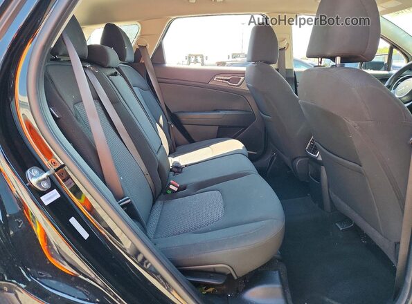 5XYK2CDF6SG310315 2025 KIA SPORTAGE Black Rear interior view