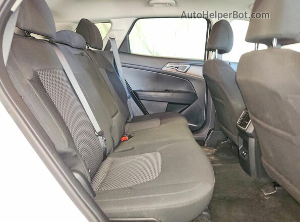 5XYK2CDF9TG412726 2026 KIA SPORTAGE White Vista interior trasera