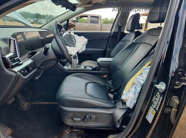 5XYK33AF5PG097074 2023 KIA SPORTAGE Черный Вид салона спереди